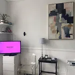 Beautiful Chiswick Studio Apartment